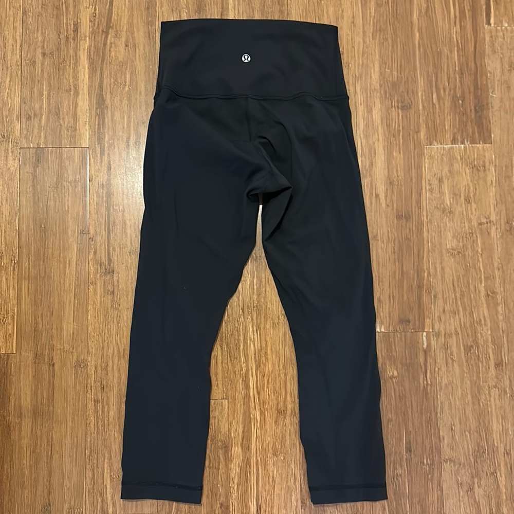Lululemon black 7/8 legging - size 4